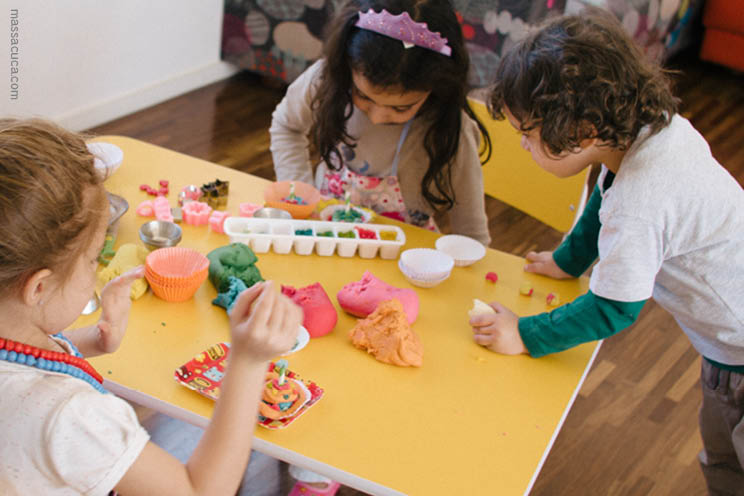 Incorpore o trabalho pesado nas brincadeiras - inspiração 3