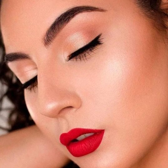 Lábios que Cativam: Cores e Acabamentos para Cada Estilo - inspiração 2