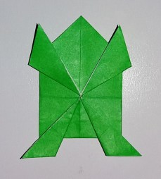 Ideias Criativas para Brincar com Sapos de Papel - inspiração 1