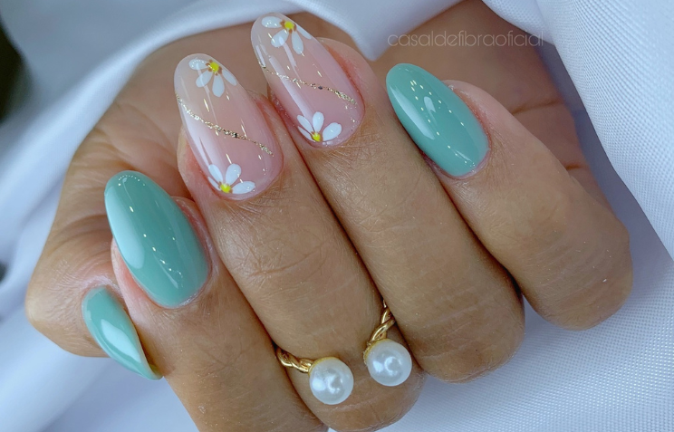 Unhas Marmorizadas: Uma explosão de cores e texturas - inspiração 1