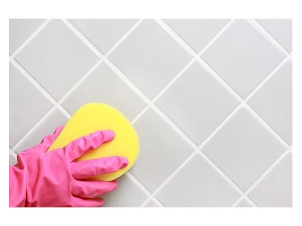 Água Sanitária: Aliada Para Clarear e Desinfetar Rejuntes - inspiração 3