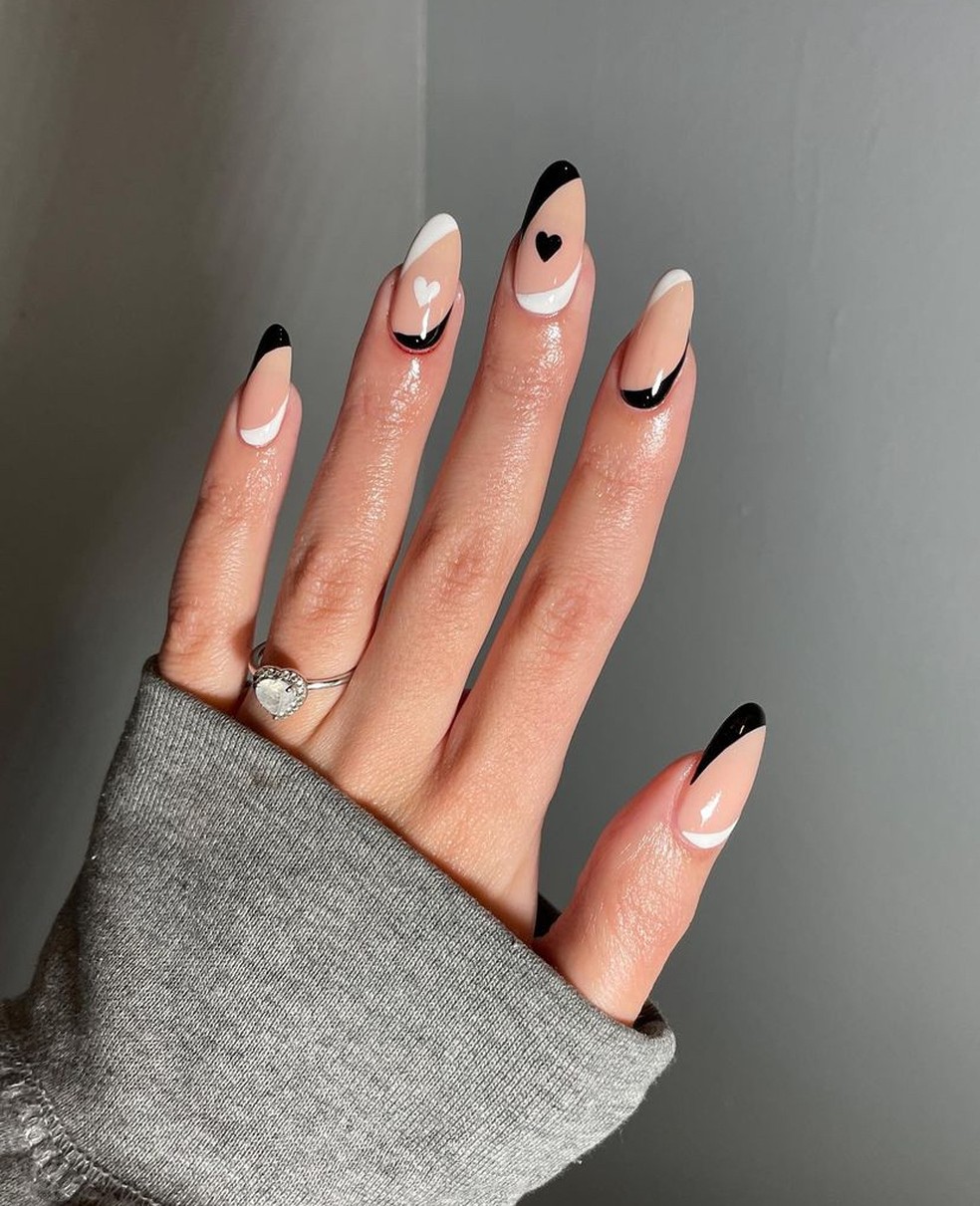 Geometria que Impõe: Desenhos Arrojados em Preto e Branco - inspiração 1