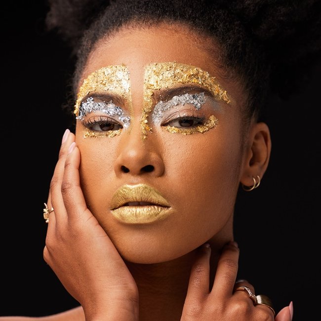 SOS Pele Oleosa: Controlando o Brilho com o Fixador Certo - inspiração 1