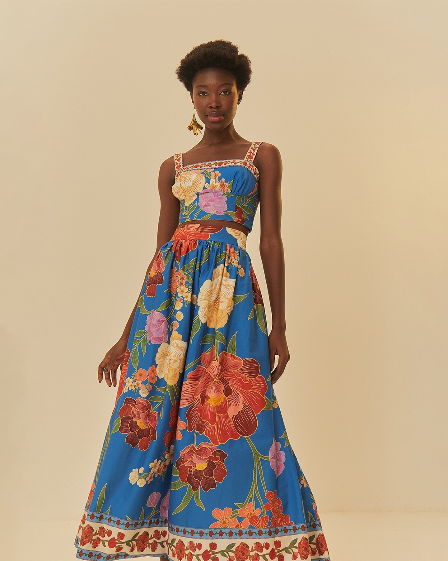 O Retorno Triunfal das Flores: Estampas que Celebram a Natureza - inspiração 3