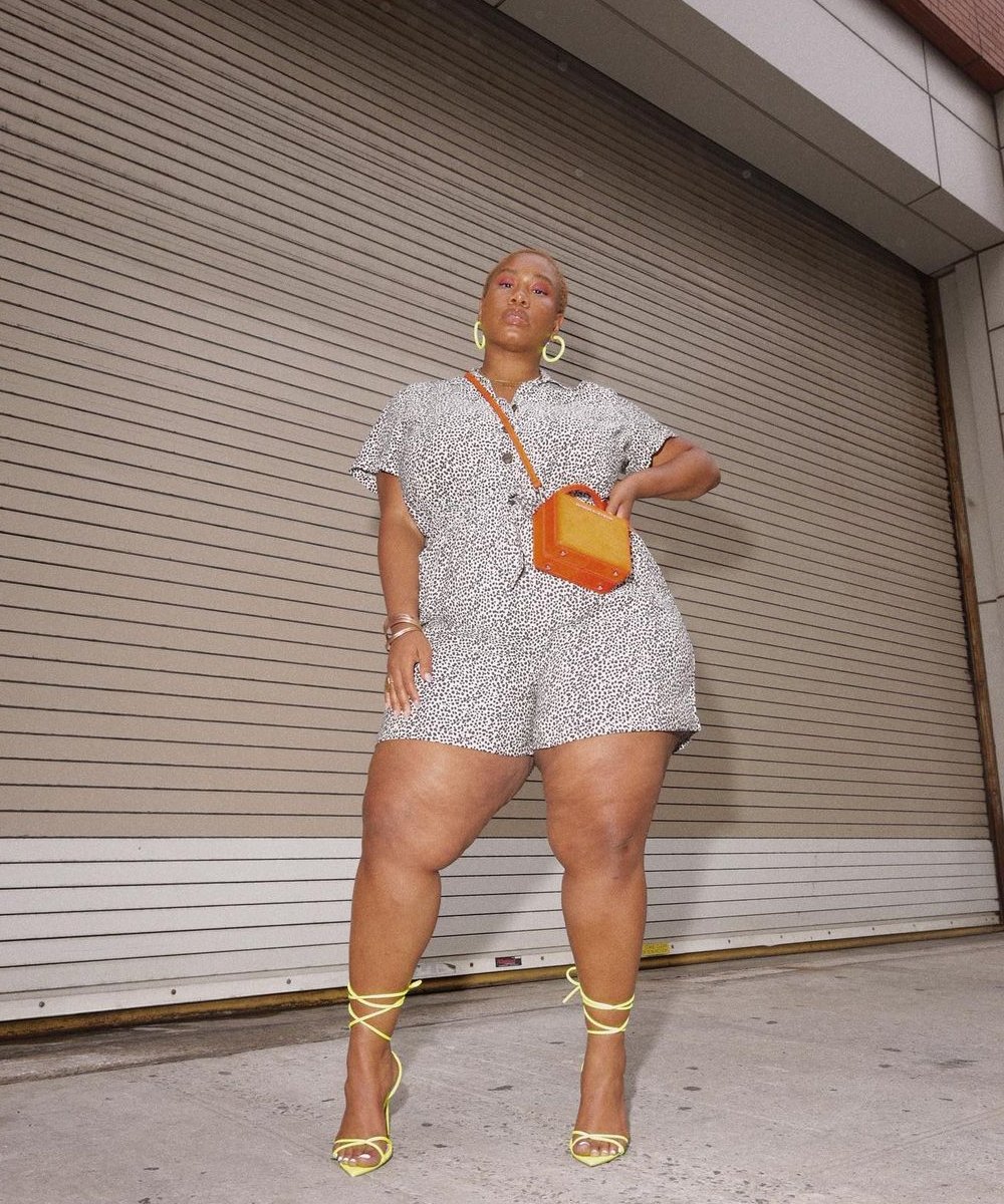 Cores que Refletem o Sol: Ilumine Seu Look e Afaste o Calor - inspiração 1