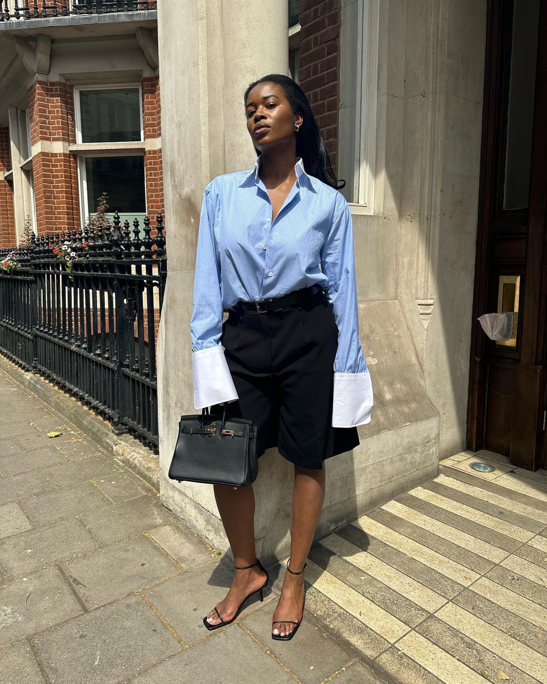 Saias Midi Fluidas: Movimento e Frescor em Cada Passo - inspiração 3