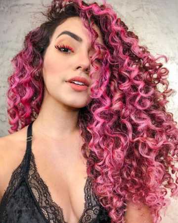 Rainbow Hair: A Explosão de Cores que Celebra a Alegria - inspiração 2