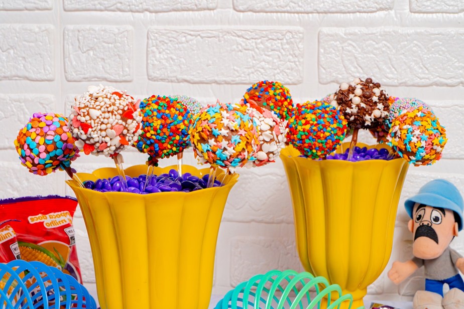 O Banho de Cobertura: Cores e Sabores Vibrantes - inspiração 2