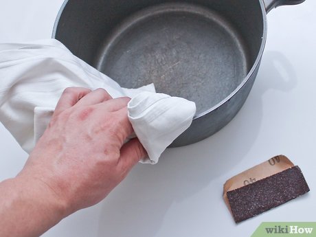 Removendo Resíduos Leves: Água Quente e Esponja Macia - inspiração 2