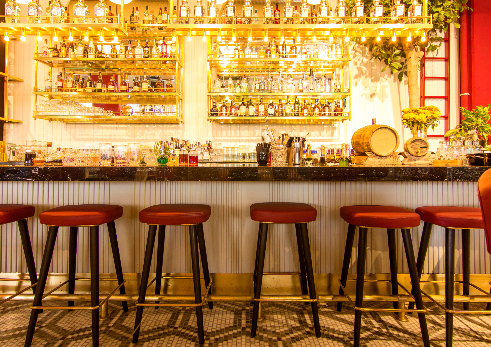 Iluminação Estratégica: Criando o Clima Perfeito de Bar - inspiração 2