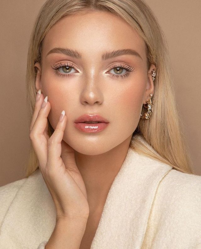 Olhos que Falam: Delineados Discretos e Sombras Sutis - inspiração 2