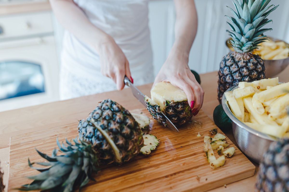 Como fazer chá de casca de abacaxi para digestão