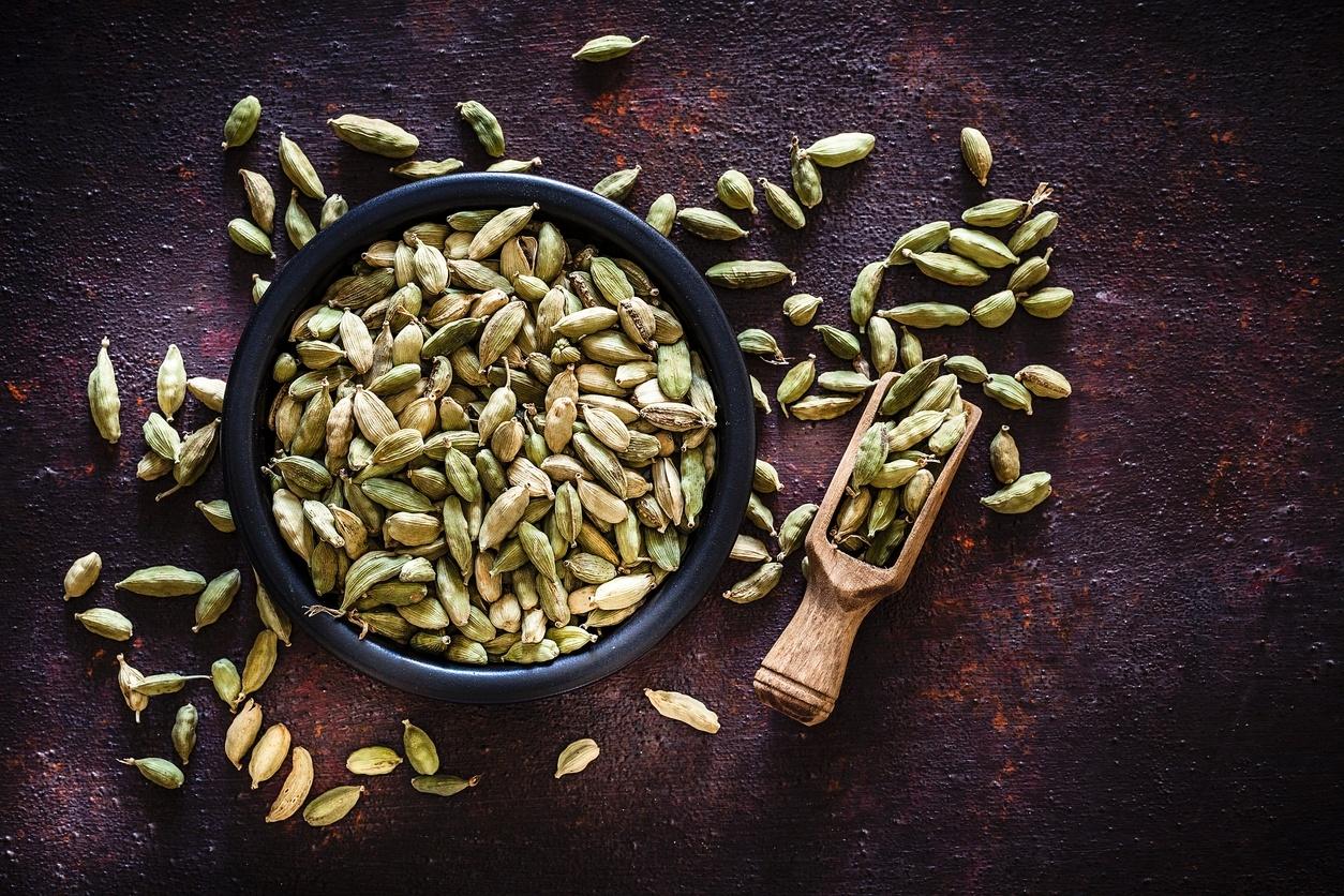 Receita de Chá Digestivo de Cardamomo