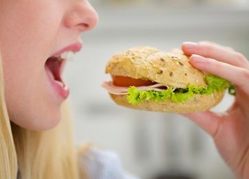 comer carboidrato à noite engorda