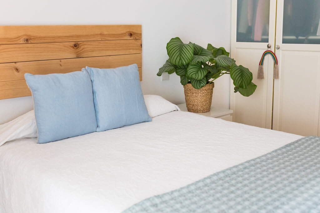 como fazer cabeceira de cama em madeira