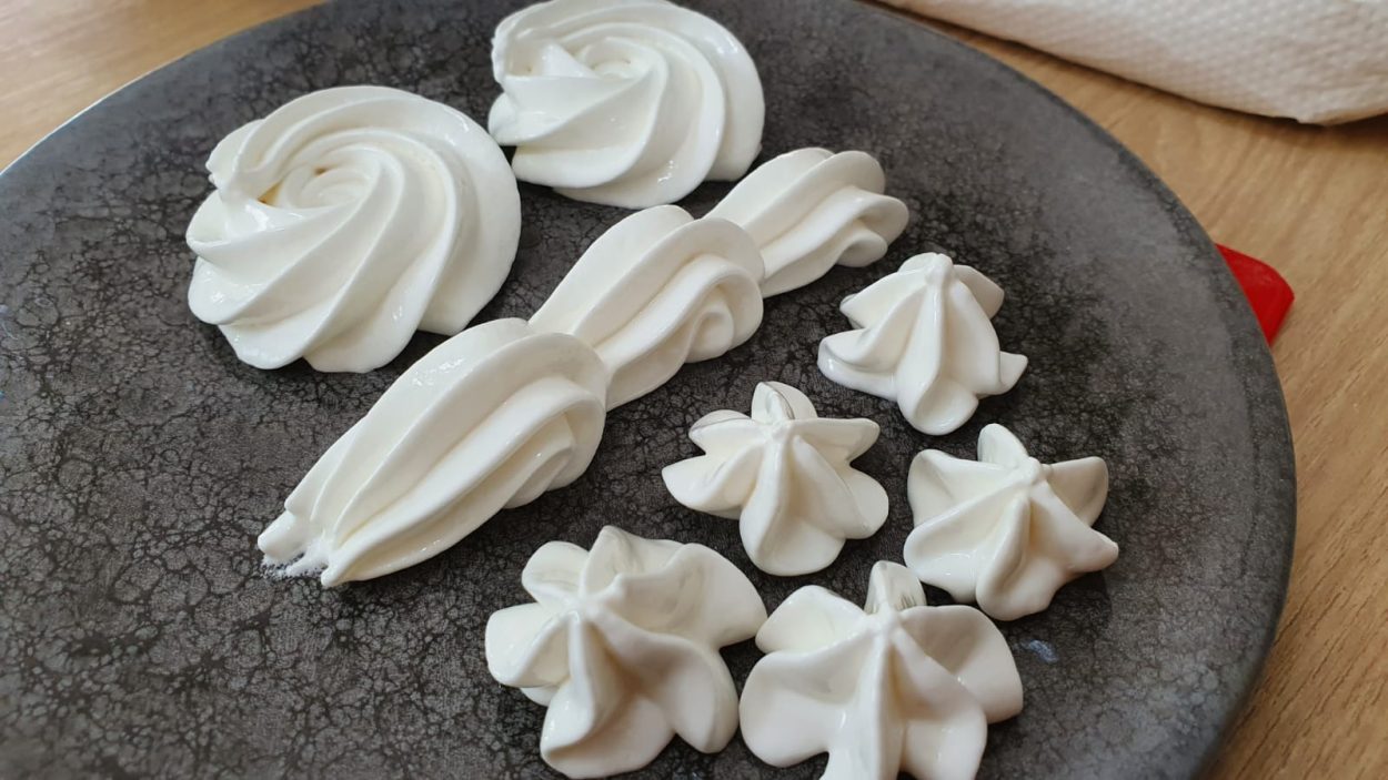 Merengue Italiano vs. Francês vs. Suíço: Qual a Diferença?