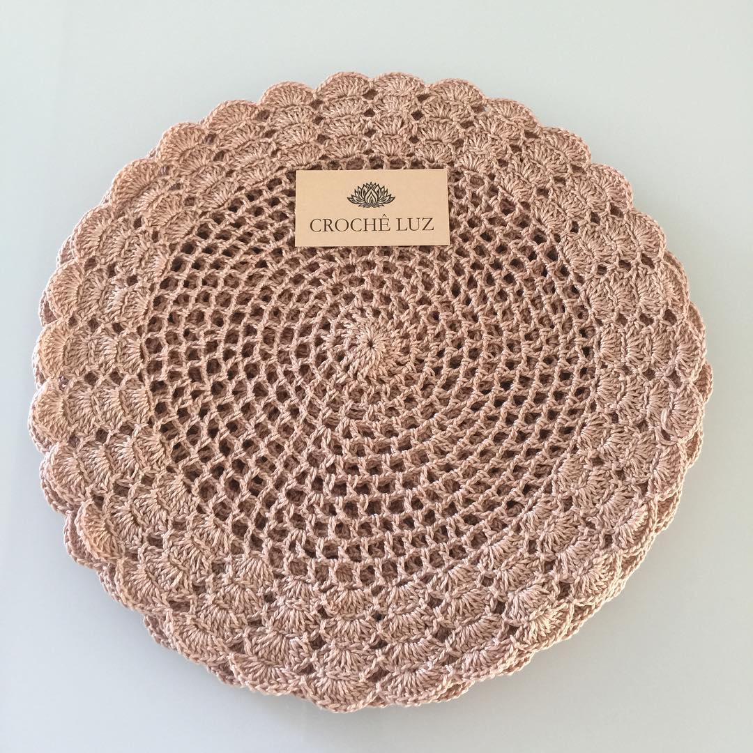 modelos de sousplat de crochê para iniciantes com flores
