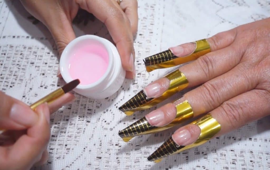 Dicas de manutenção para prolongar a vida das suas unhas de gel