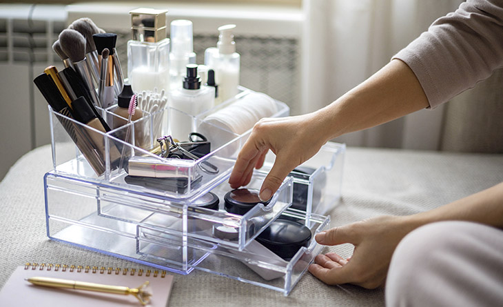 erros comuns ao guardar maquiagem e como evitá-los