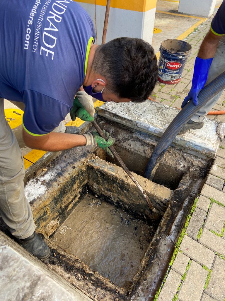 Erros Comuns na Limpeza da Caixa de Gordura e Como Evitá-los