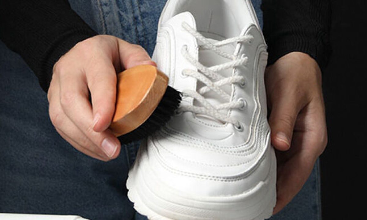 por que meu tênis branco amarela depois de lavar