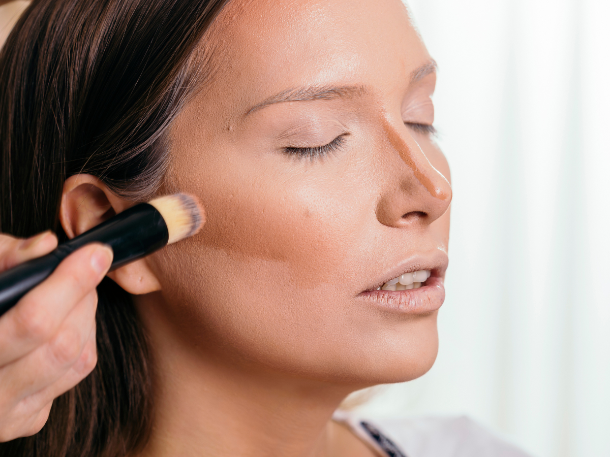 Como Escolher o Tom Certo de Contorno para o Seu Subtom de Pele