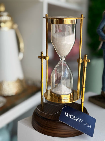 5 Ideias de Composição com Ampulhetas para sua Estante