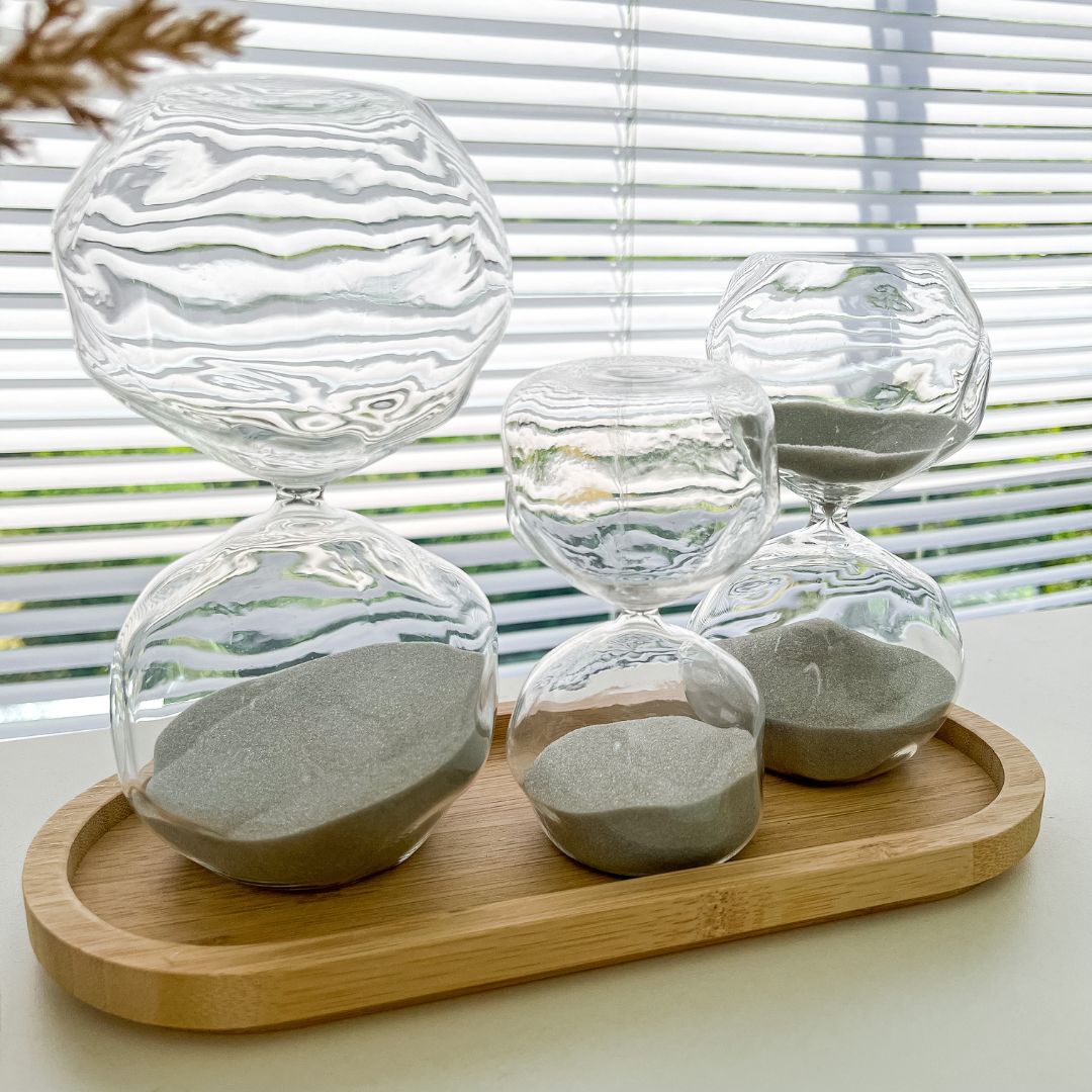 Ampulhetas Clássicas vs. Modernas: Qual Escolher para seu Espaço?