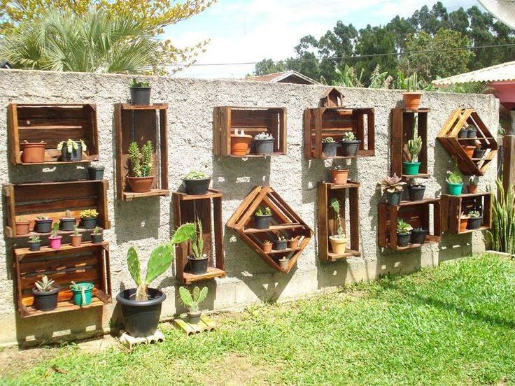 ideias de decoração com caixas de frutas para sala