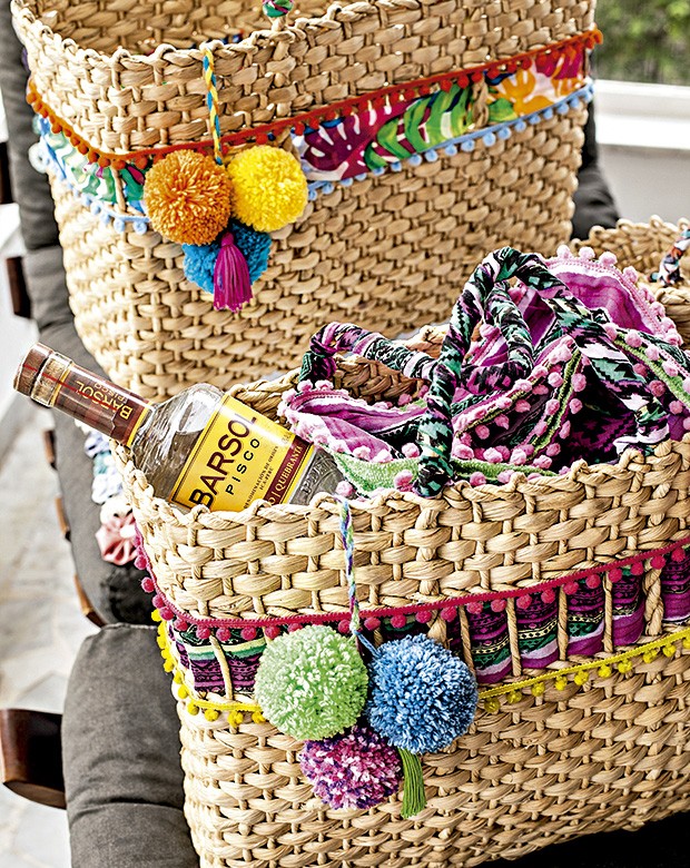 ideias de decoração com cestos para sala pequena