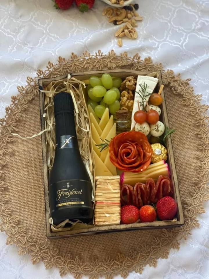 cestos de palha vs cestos de vime para decoração