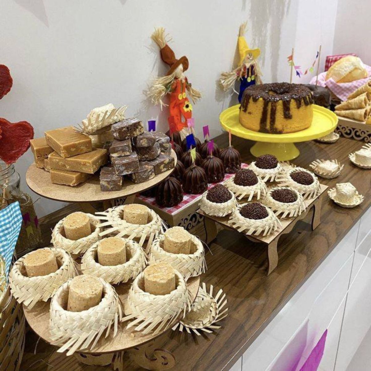 DIY: Transforme um Chapéu Antigo em Objeto de Arte