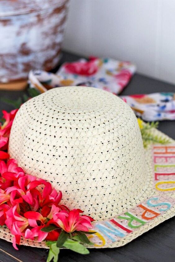 Como Escolher os Ganchos Ideais para sua Parede de Chapéus