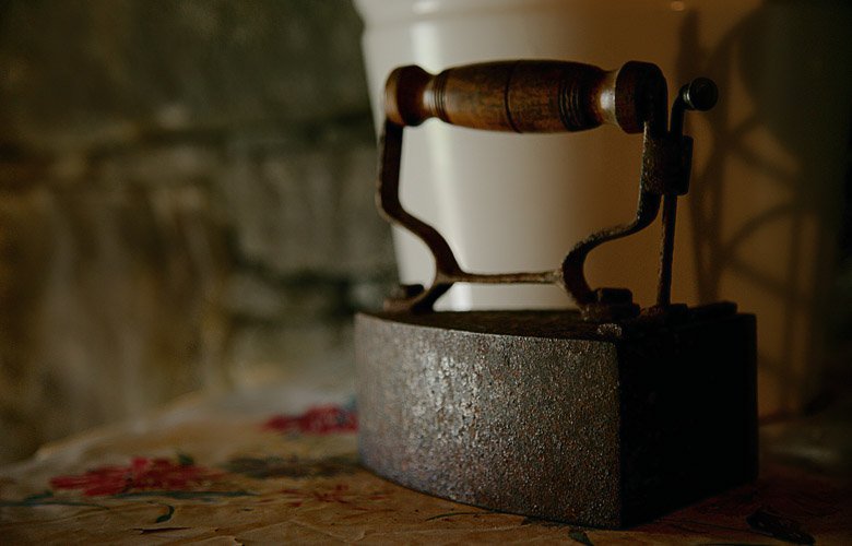 decoração com ferros de passar antigos