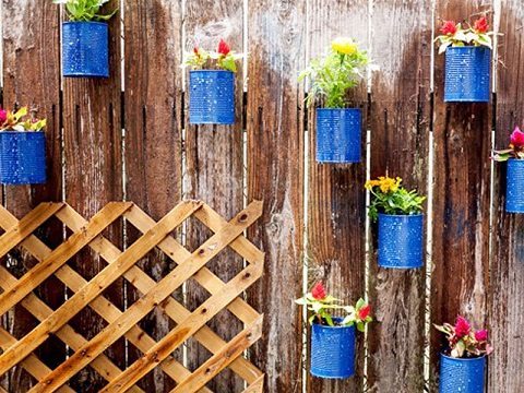 como fazer luminárias com latas de tinta