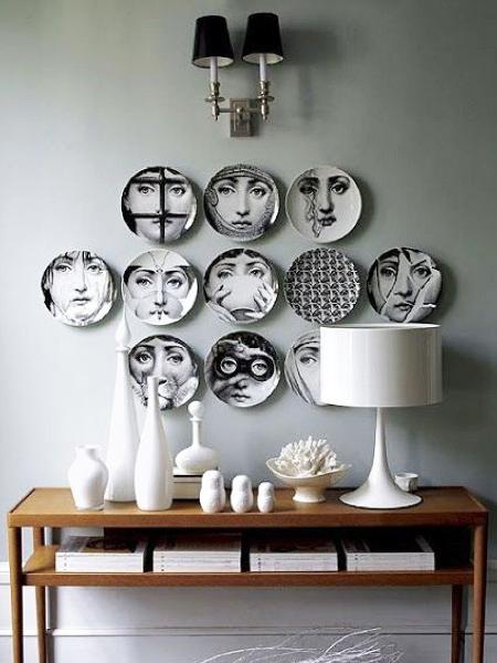 decoração com pratos na parede
