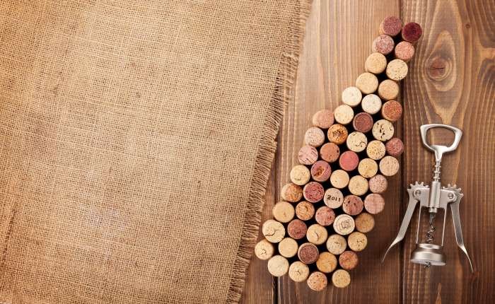 decoração com rolhas de vinho branco