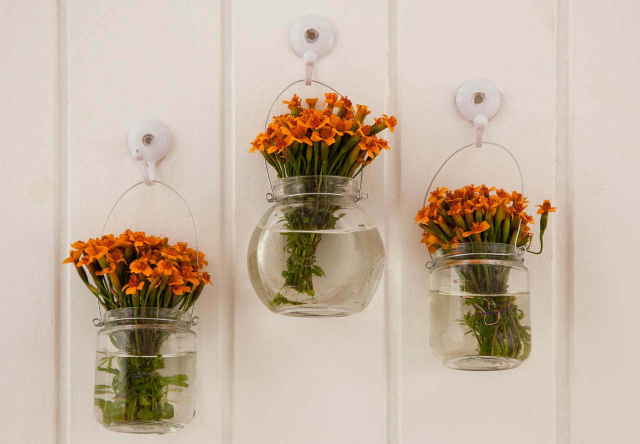 ideias de decoração com vidros coloridos para sala