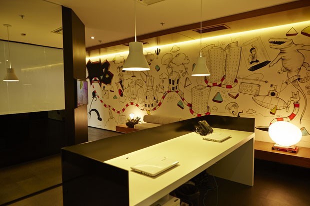 decoração de agência de viagens