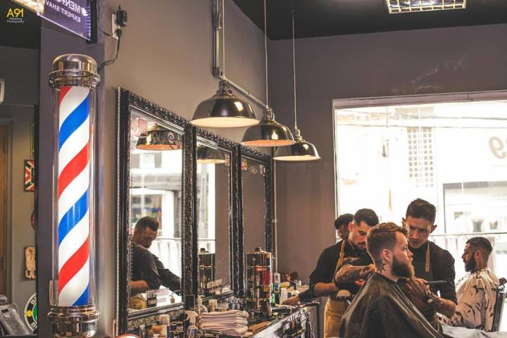 DIY: Crie seu letreiro luminoso para barbearia vintage