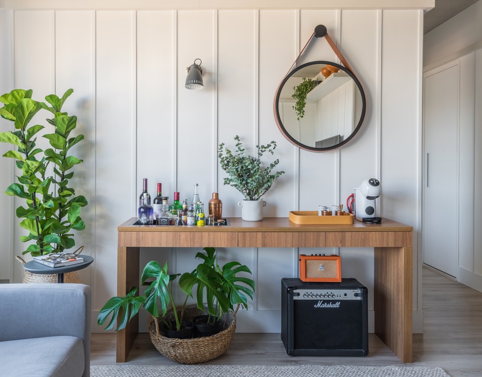 Transforme Móveis Antigos com Técnicas DIY