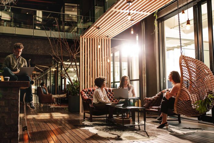 mobiliário ergonômico versus flexível coworking