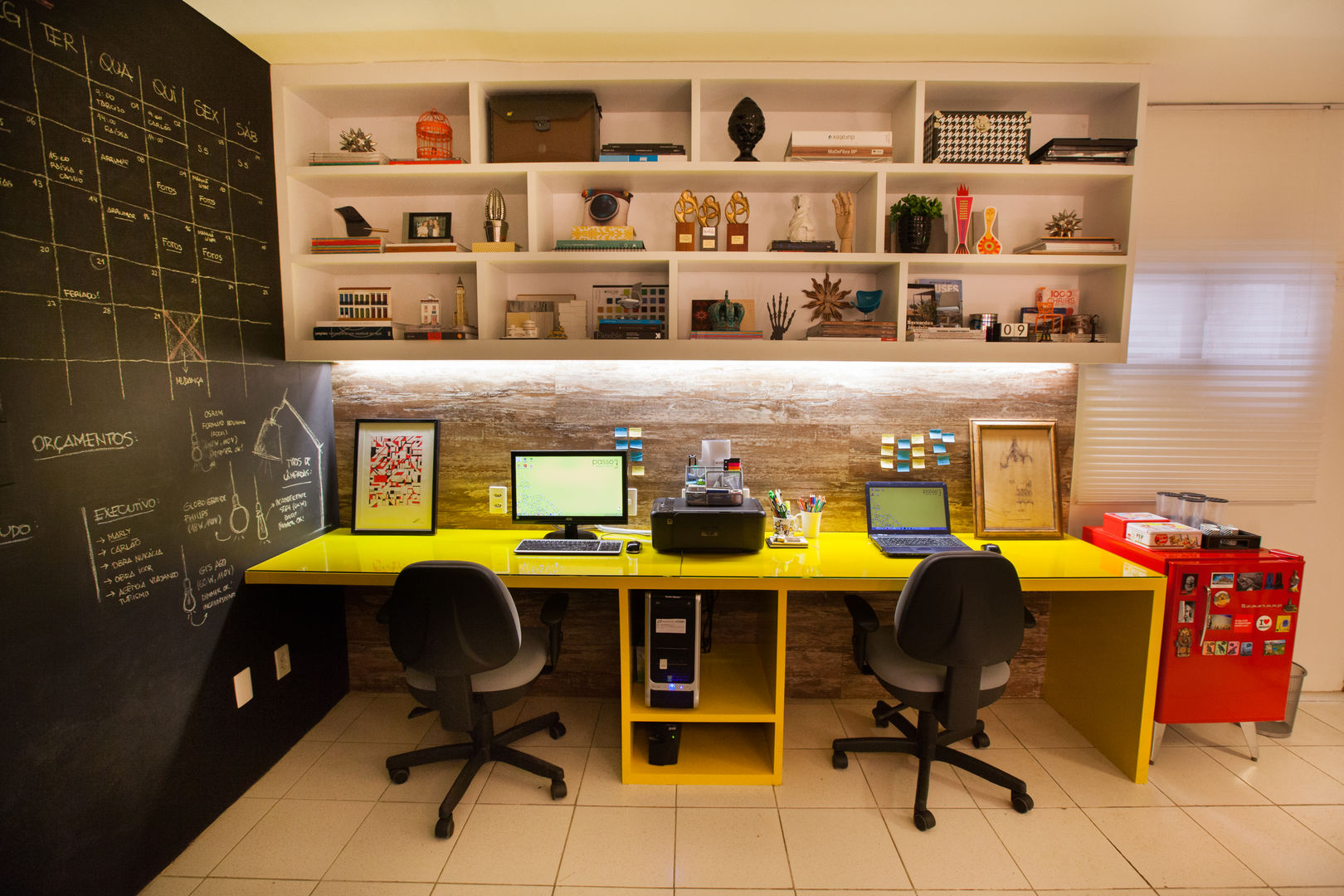 escritório de arquitetura industrial vs minimalista
