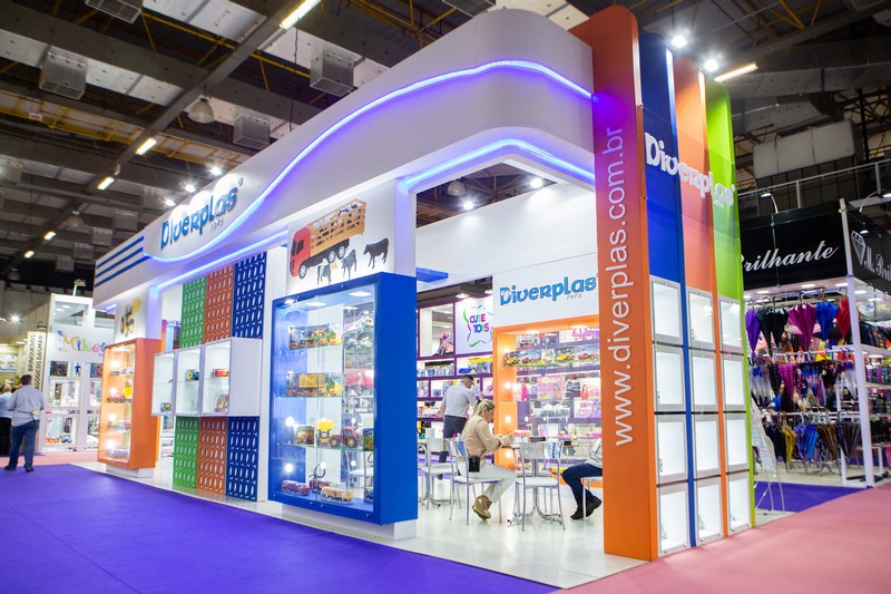 estande cenográfico vs estande modular qual escolher