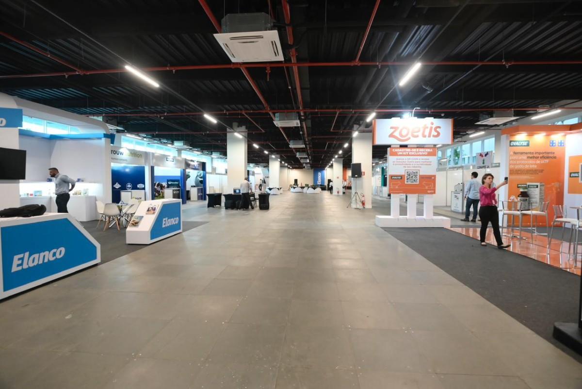 quanto custa decorar um estande de vendas por metro quadrado