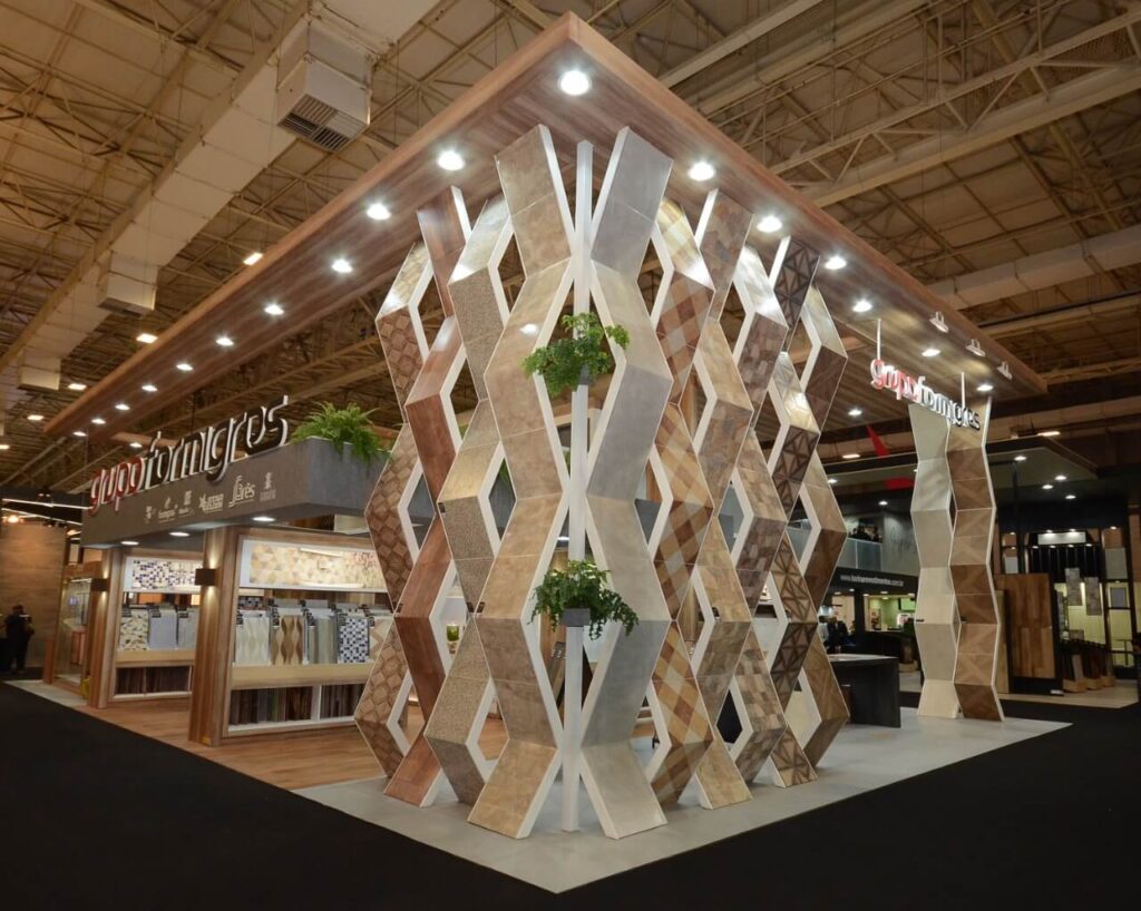 estande cenográfico vs estande modular qual escolher