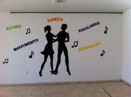 decoração estúdio de dança com grafite