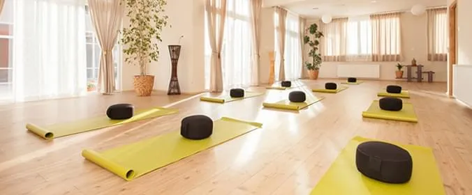 decoração de estúdio de yoga