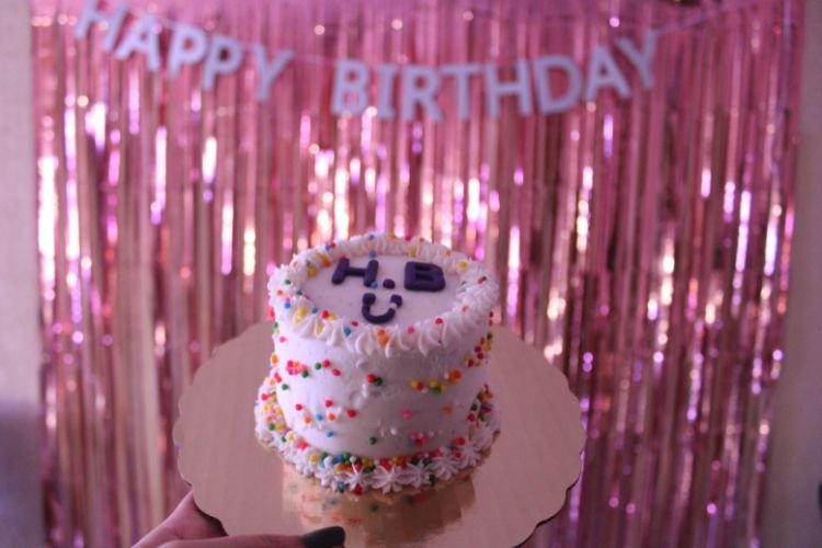 decoracao de festa simples para mesa de bolo