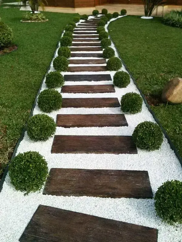 jardim moderno com pedras